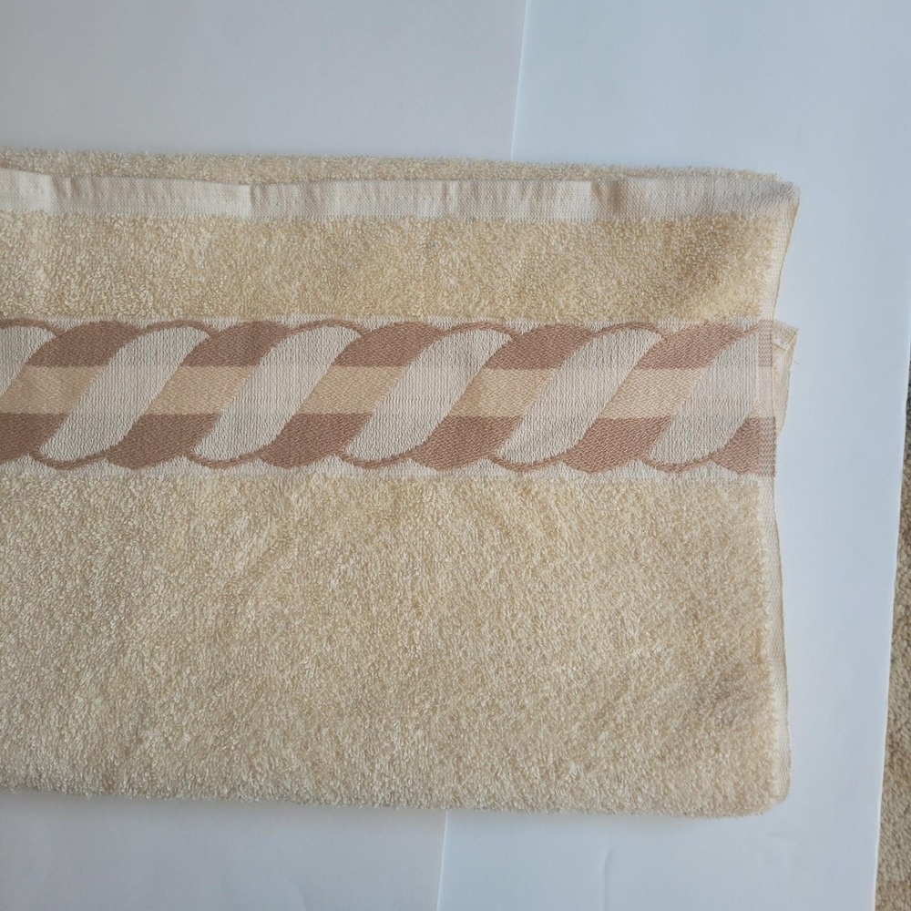 Vintage JC Penny Medallion Bath Towel Cream Woven 44x24 NWT USA - Picture 2 of 6